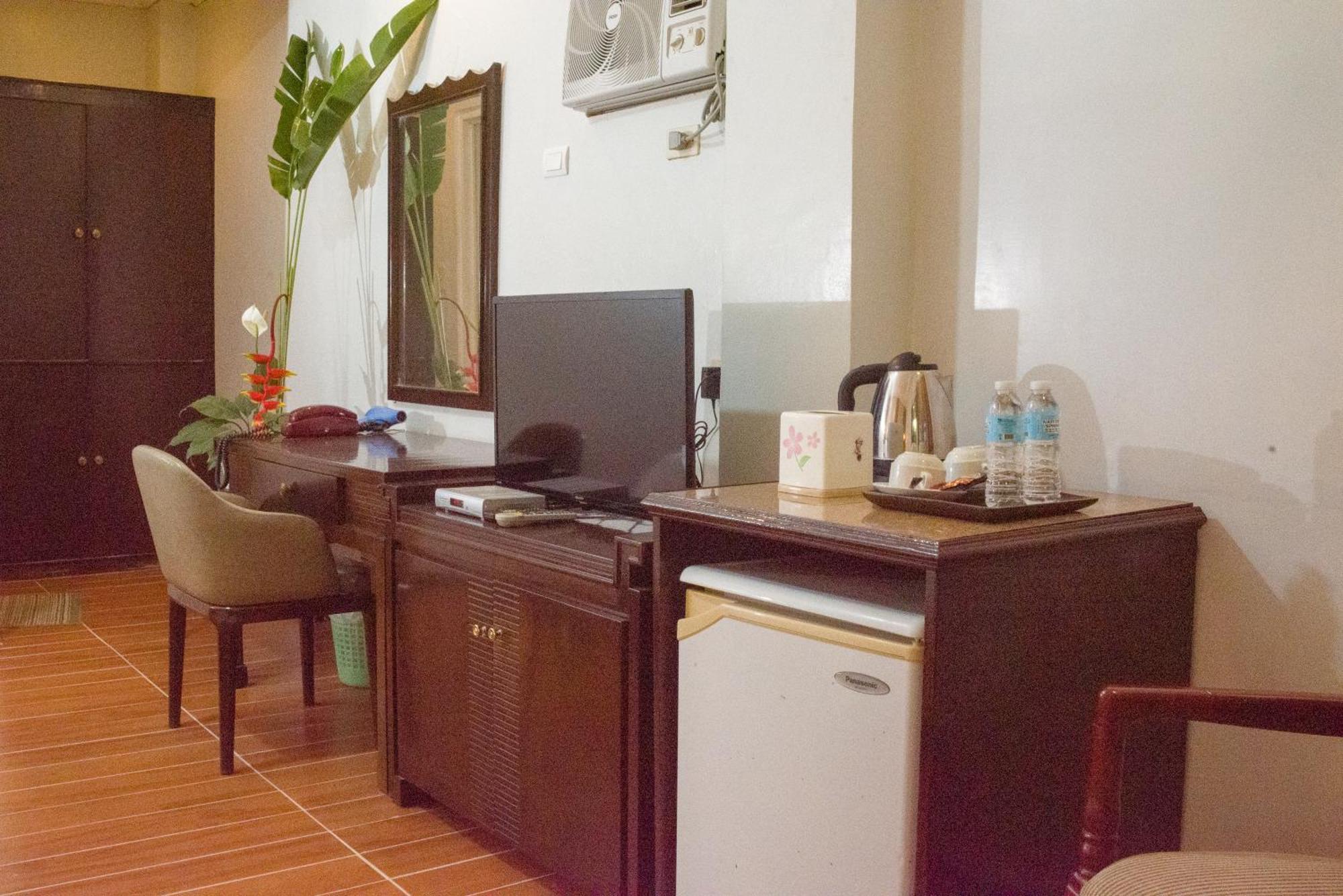 Lukay Las Brisas Balabag  Extérieur photo