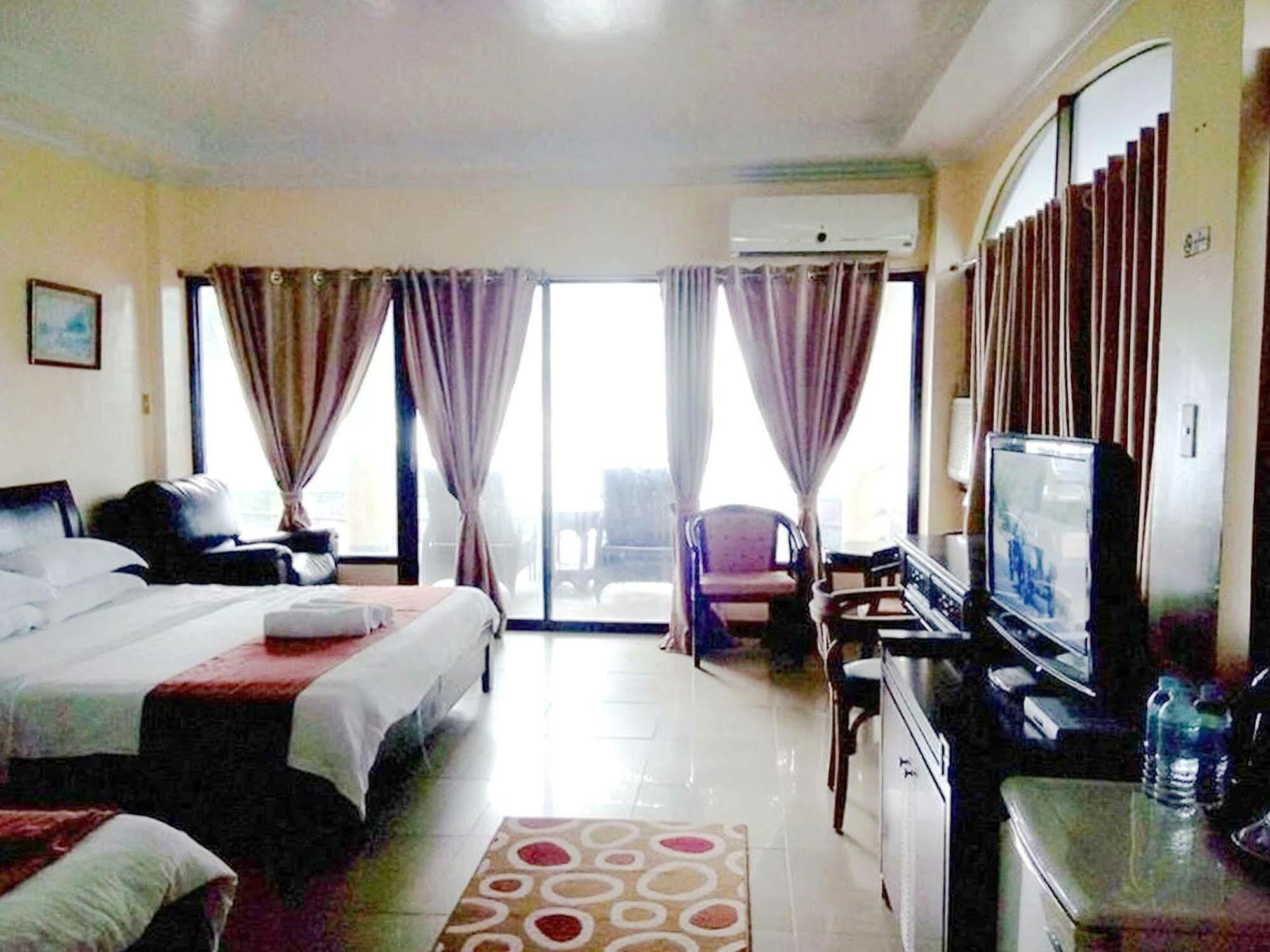Lukay Las Brisas Balabag  Extérieur photo