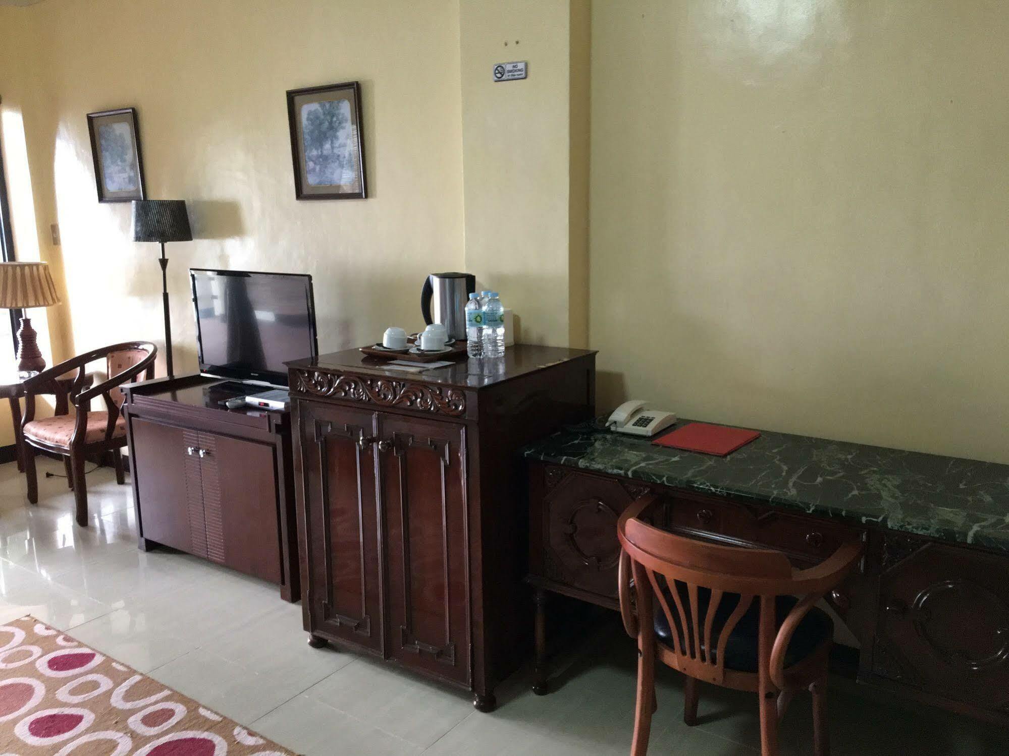 Lukay Las Brisas Balabag  Extérieur photo