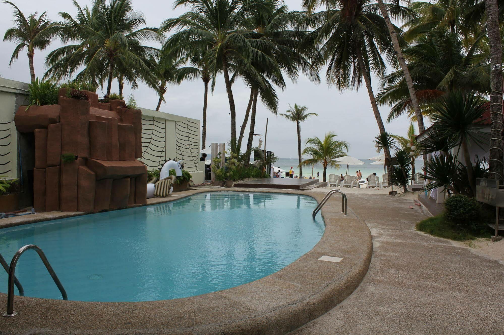 Lukay Las Brisas Balabag  Extérieur photo