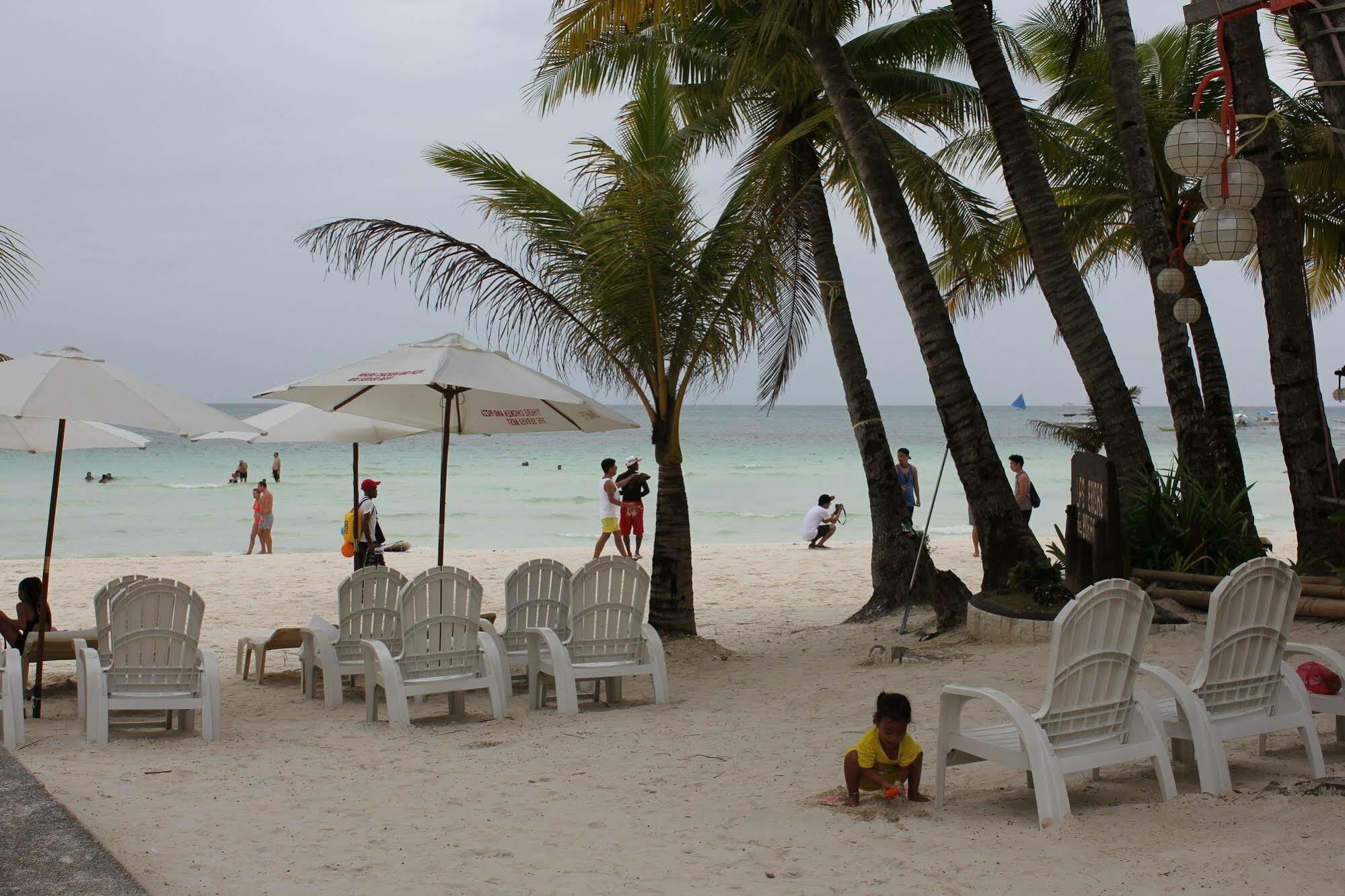 Lukay Las Brisas Balabag  Extérieur photo